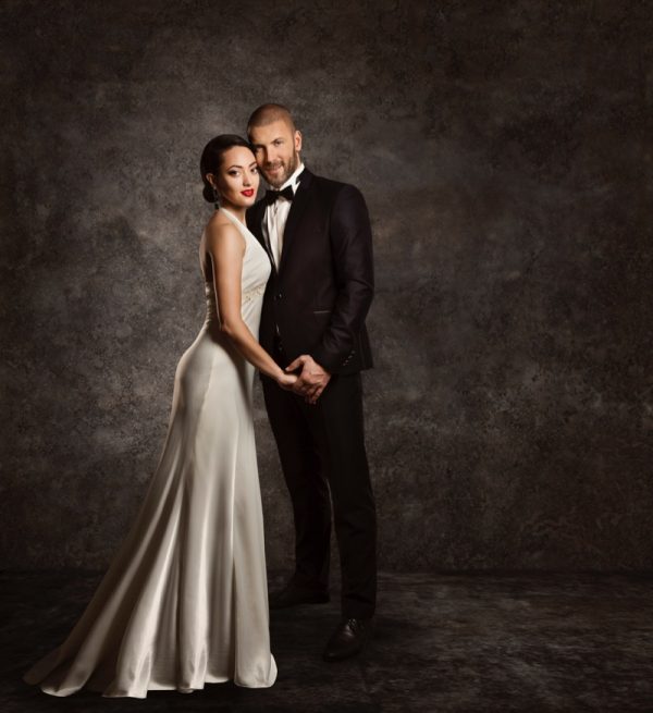 what should a man wear to a black tie wedding