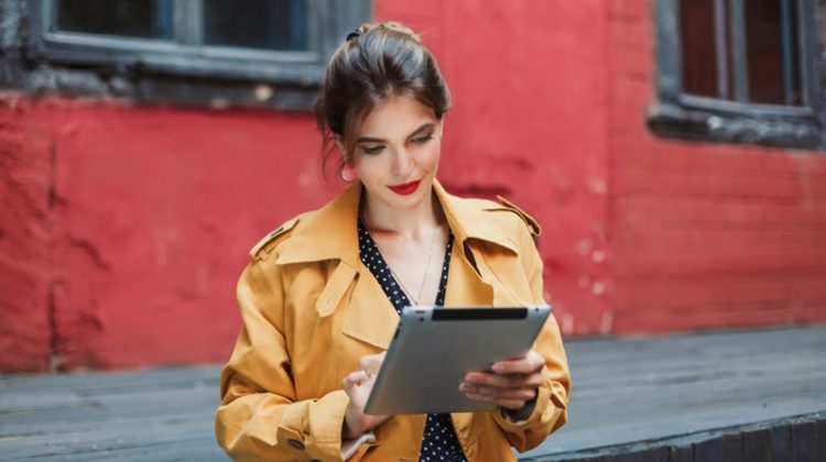 7 Trendy Clothing Websites to Visit