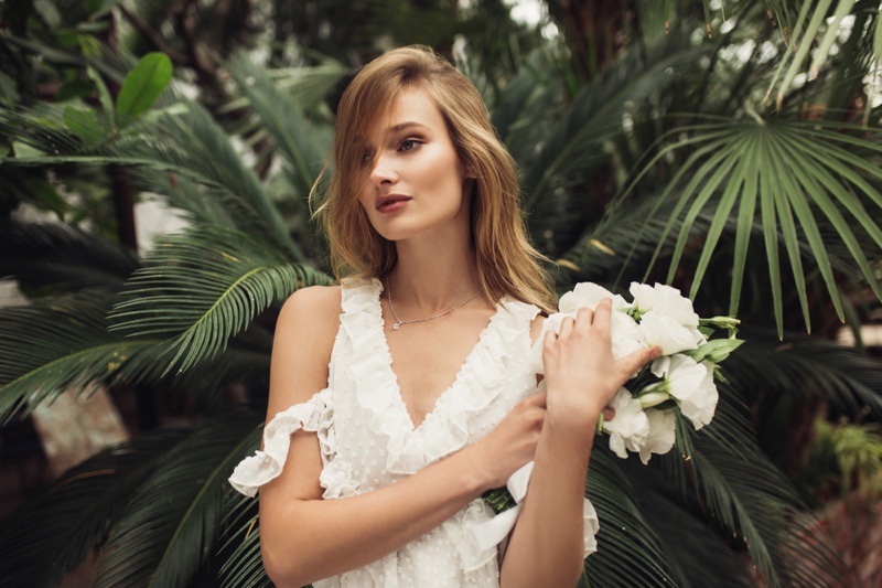Bridal Beauty Model Bouquet Flowers Dress