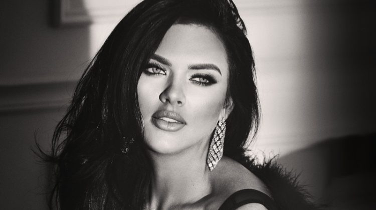 Kelsie Smeby Stars in Guess ‘Seductive Noir’ Fragrance Ads