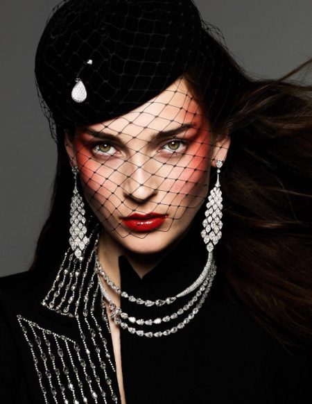 Julia Bergshoeff Glitters in Gems for Vogue Paris Julia Bergshoeff Glitters in Gems for Vogue Paris