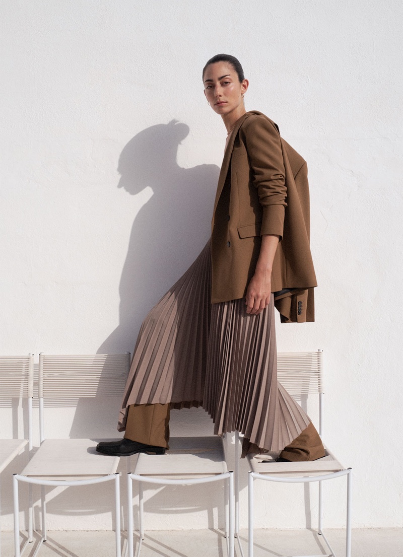 Zara focuses on neutral hues for its fall-winter 2019 collection