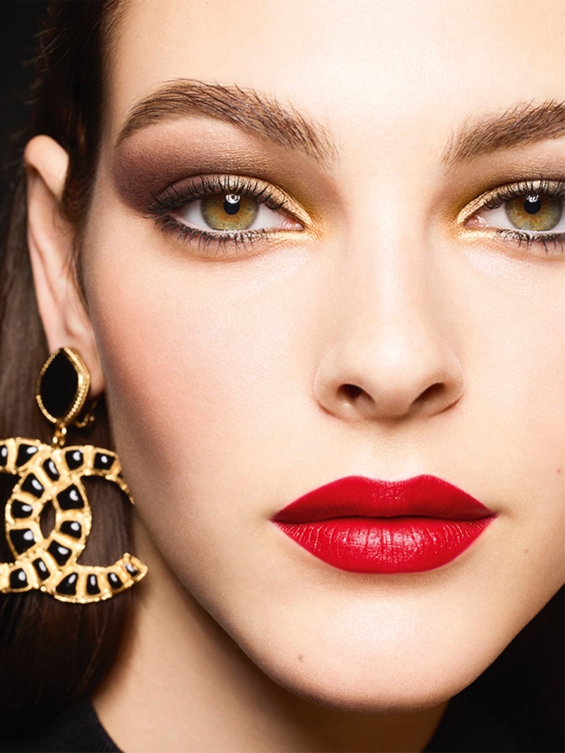 Vittoria Ceretti fronts Chanel Makeup Holiday 2019 campaign