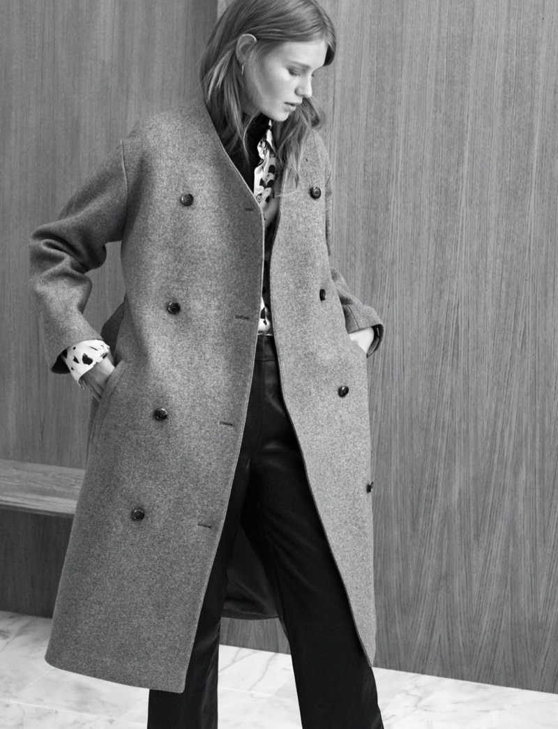 Sofia Mechetner poses in H&M wool-blend coat