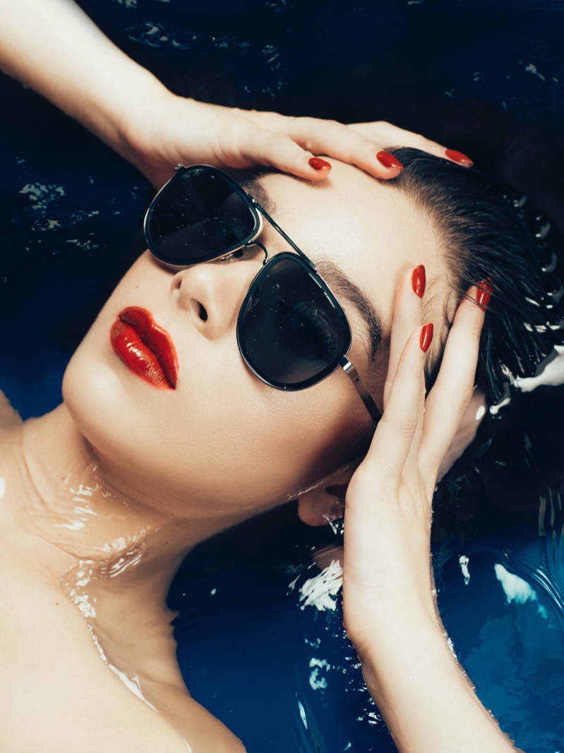 Hailee Steinfeld stars in Prive Revaux La Vita sunglasses campaign