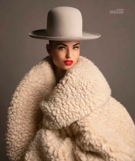 Robin Holzkin Models Elegant Looks for Harper's Bazaar Mexico Robin Holzkin Models Elegant Looks for Harper's Bazaar Mexico