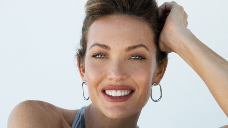 Paralympian Amy Purdy Looks Sporty Chic in Women’s Health