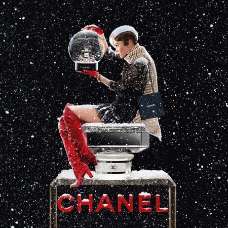 Lily-Rose Depp Stars in Chanel No. 5's Snowy Holiday Campaign Actress Lily-Rose Depp appears in Chanel No. 5 Holiday 2019 campaign