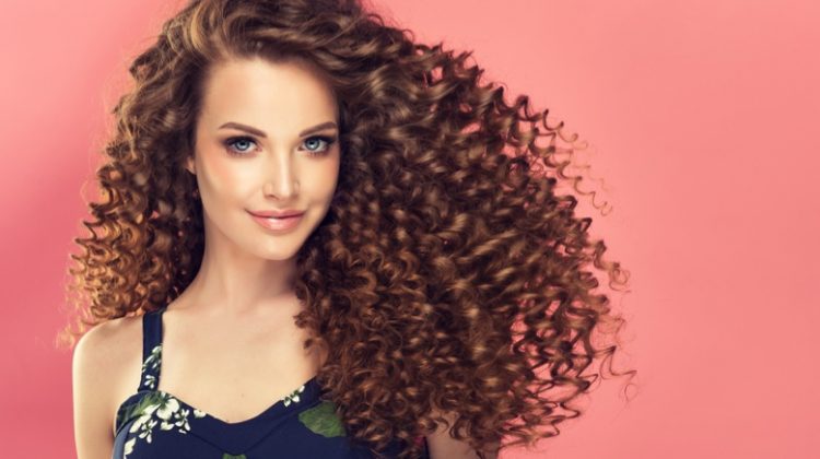 Top 7 Popular Hair Extensions for Women Model Long Brown Curly Hairstyle