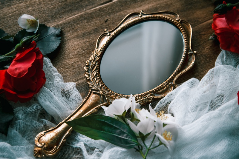 Vintage Mirror Flowers Table Fabric