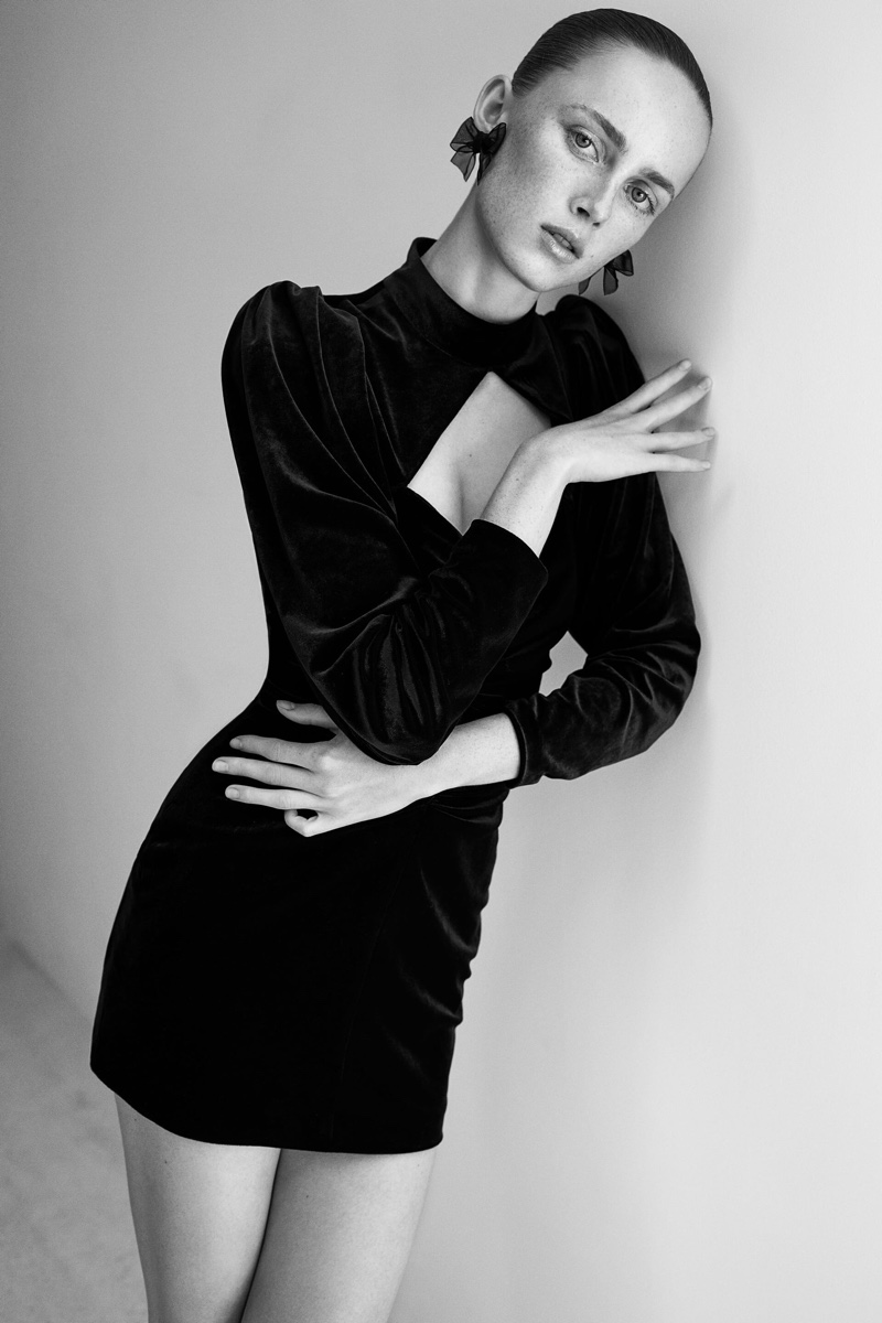 Rianne van Rompaey poses in Zara velvet mini dress