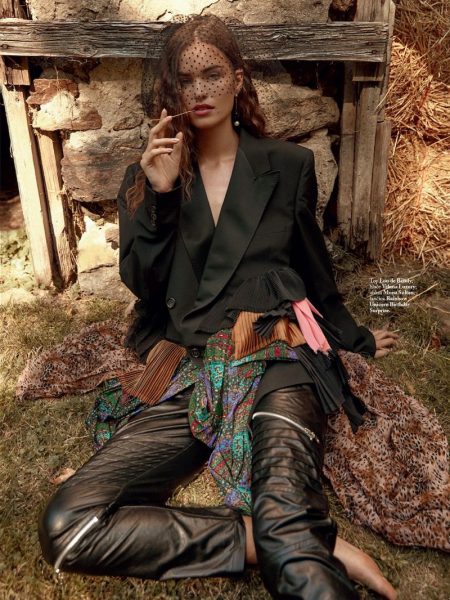 Robin Holzken Poses in Romantic Ensembles for ELLE Slovenia Robin Holzken Poses in Romantic Ensembles for ELLE Slovenia