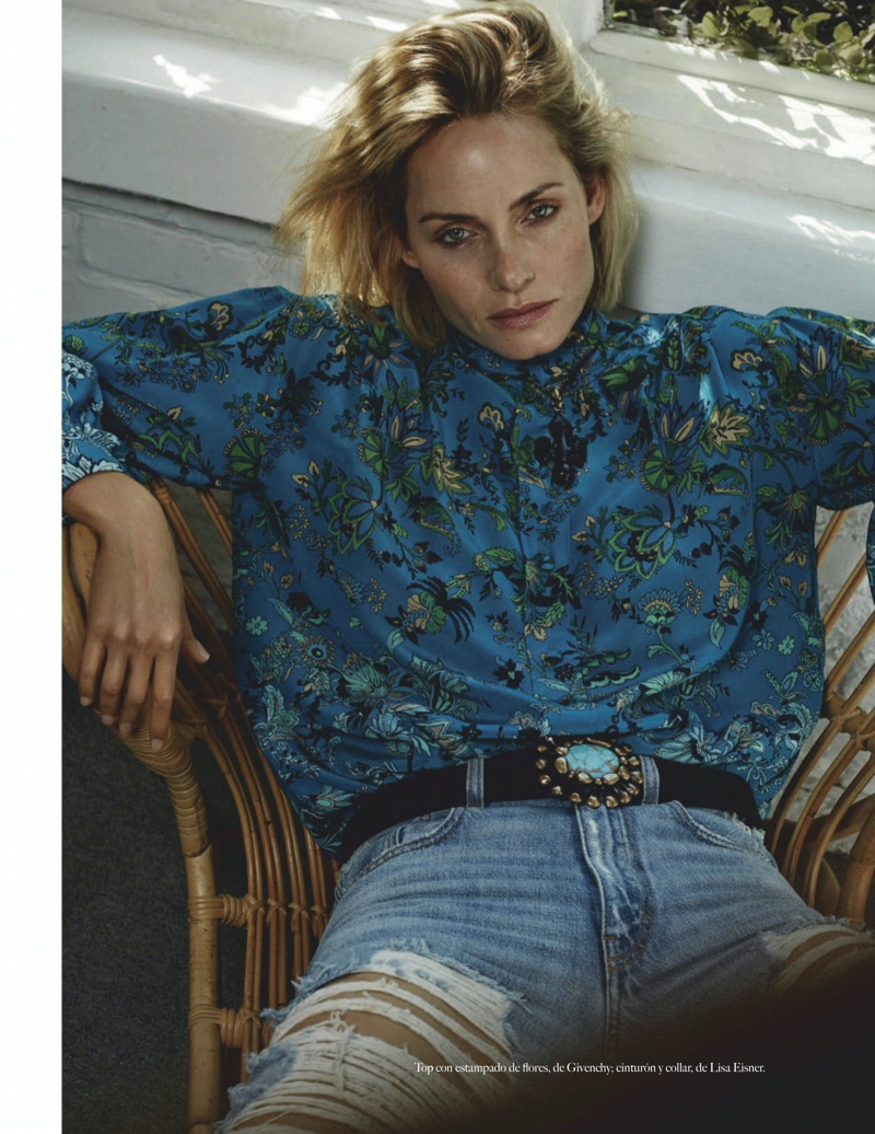Amber Valletta Poses in Laid-Back Looks for Vogue Mexico