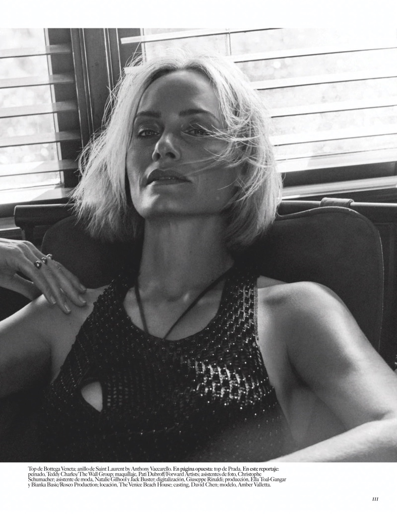 Amber Valletta Poses in Laid-Back Looks for Vogue Mexico