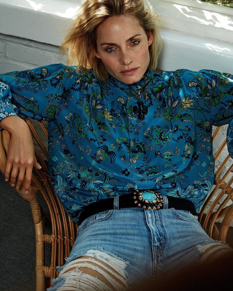 Amber Valletta Poses in Laid-Back Looks for Vogue Mexico