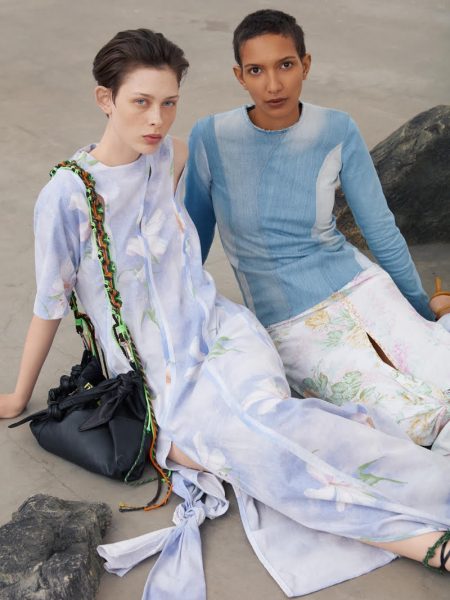 Pia & Camilla Pose in Sustainable Styles for ELLE Sweden Pia & Camilla Pose in Sustainable Styles for ELLE Sweden