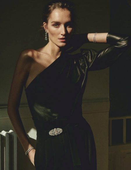 Josephine le Tutour Tries On Polished Looks for ELLE Spain Josephine le Tutour Tries On Polished Looks for ELLE Spain