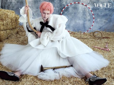 Lea de Wouters Poses in Avant-Garde Circus Style for Vogue Portugal Lea de Wouters Poses in Avant-Garde Circus Style for Vogue Portugal