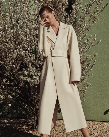Alexina Graham Wears Sleek Outerwear for ELLE Germany Alexina Graham Wears Sleek Outerwear for ELLE Germany