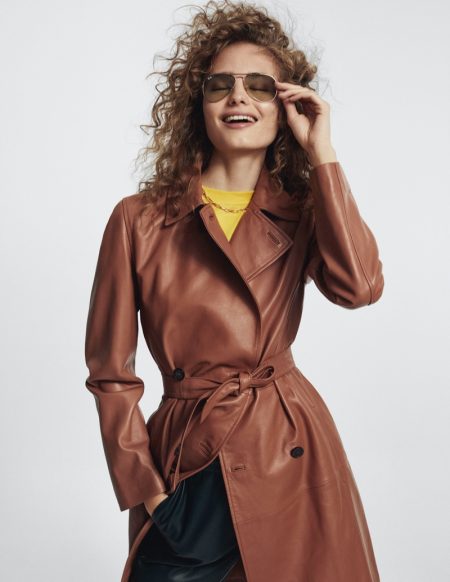 Anna Mila Guyenz Poses in Cool Leather Pieces for ELLE Italy Anna Mila Guyenz Poses in Cool Leather Pieces for ELLE Italy