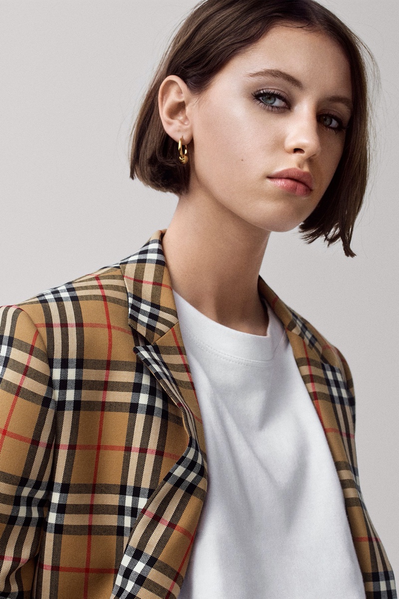 Burberry showcases Cat Lashes mascara on beauty ambassador Iris Law