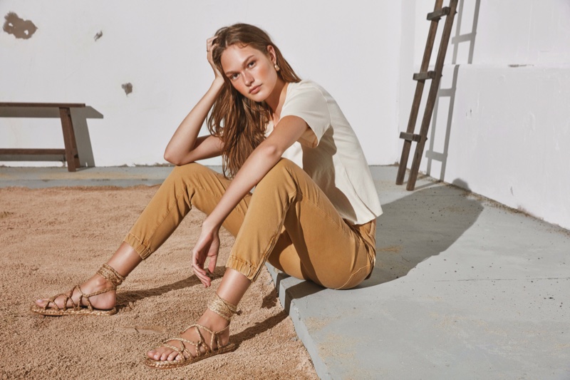 Model Dasha Maletina poses in Mavi spring-summer 2020 campaign