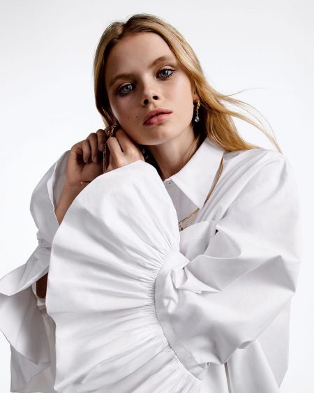 Valentino Unveils #LeBlanc Spring 2020 Campaign Model Evie Harris appears in Valentino's spring-summer 2020 campaign