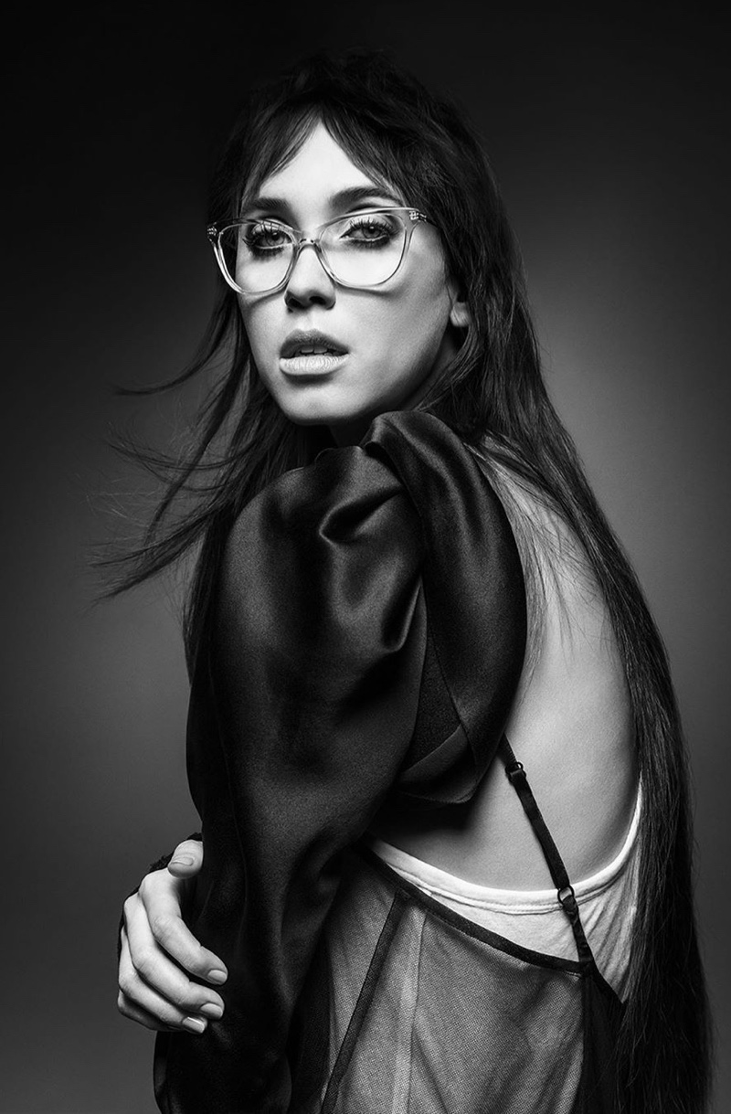 Eyewear takes the spotlight in Vera Wang spring-summer 2020 campaign