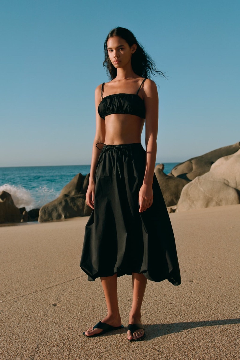 Jordan Daniels models beach fashions from Zara
