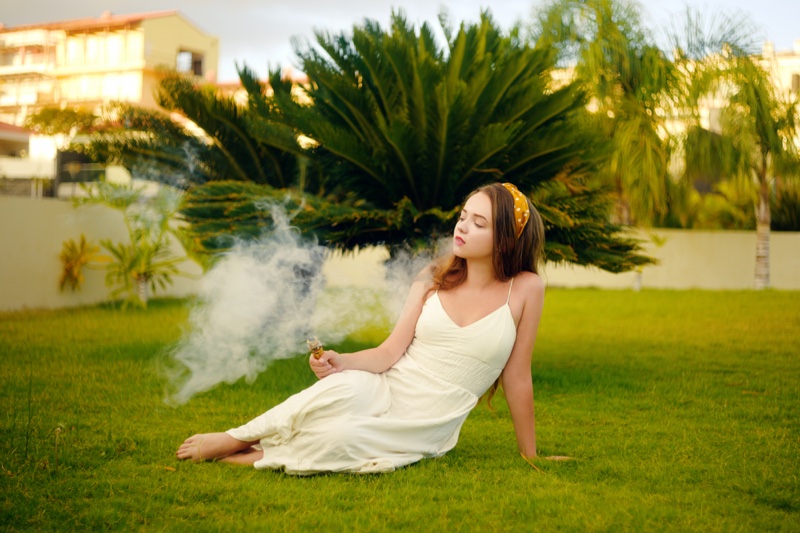 Attractive Woman CBD Vape Pen