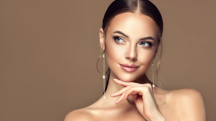 Accessories in 2020 That Will Never Go Out of Style Beauty Jewelry Hanging Silver Earrings