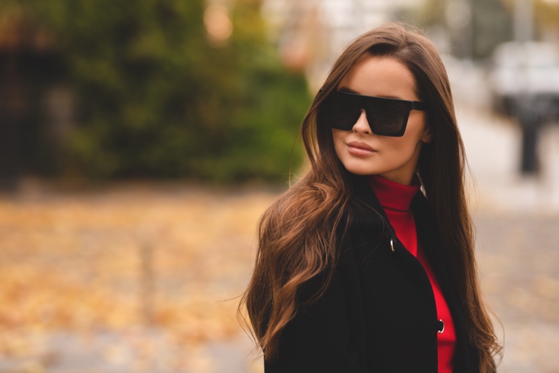 How to Dress 80s Oversized Sunglasses