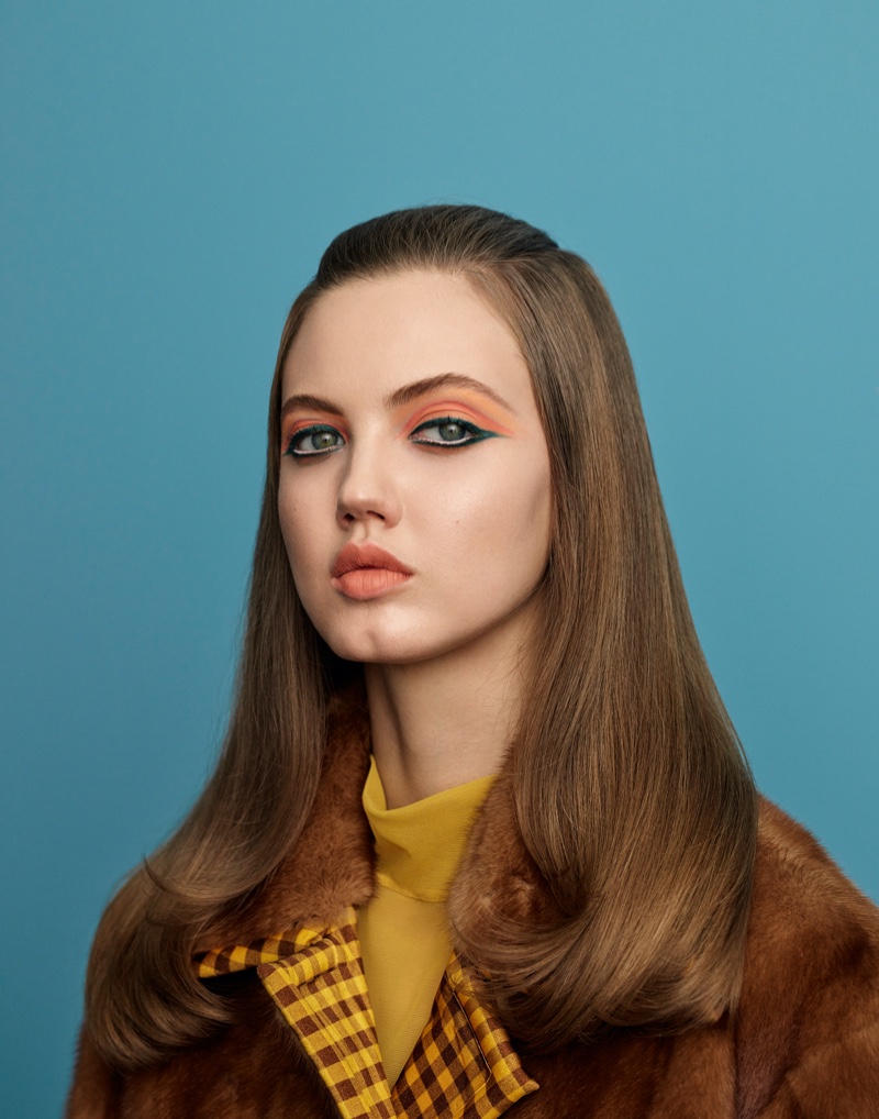Lindsey Wixson Poses in Retro Fashions for ELLE Russia
