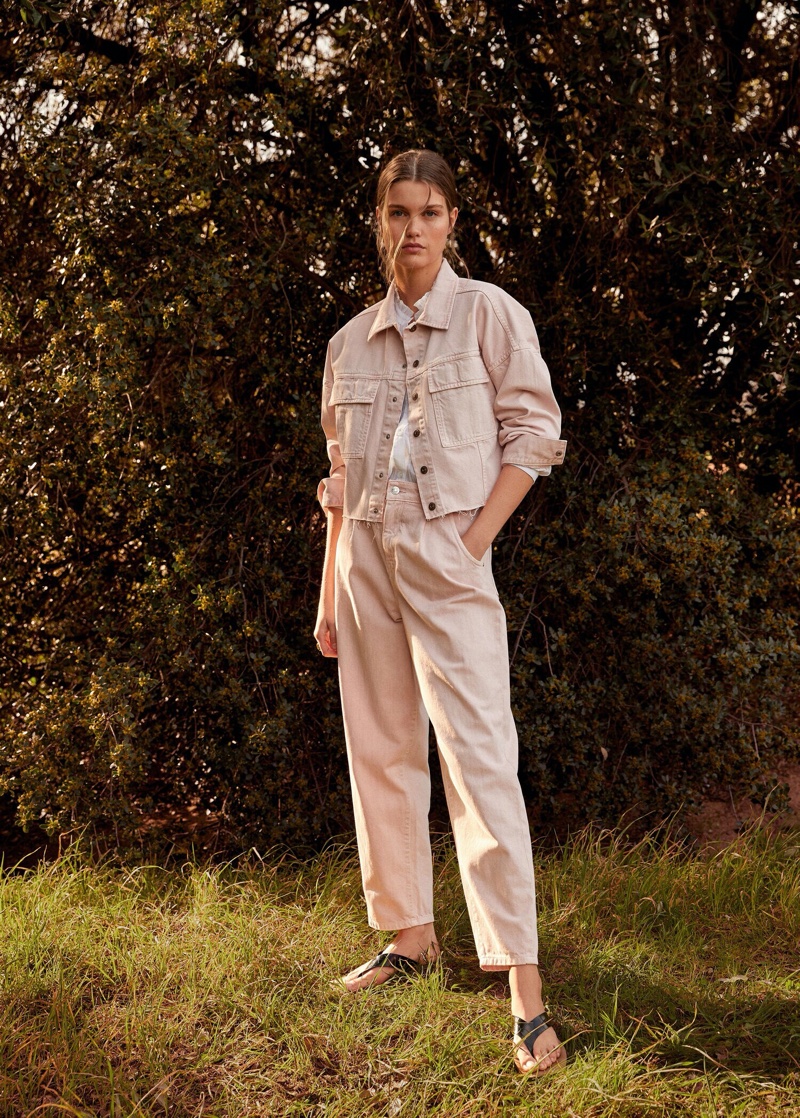 Luna Bijl embraces spring trends in Mango Romantic Vibe editorial