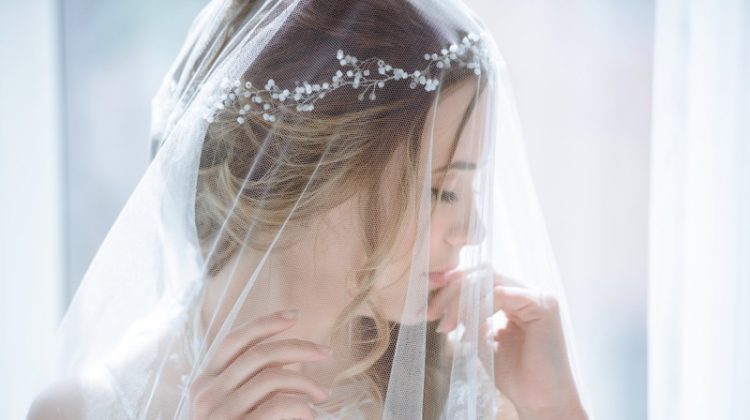 Bridal Hairstyles: Top 7 Ideas for Flawless Hair on Your Wedding Day Wedding Veil Tiara Bridal Hair Beauty