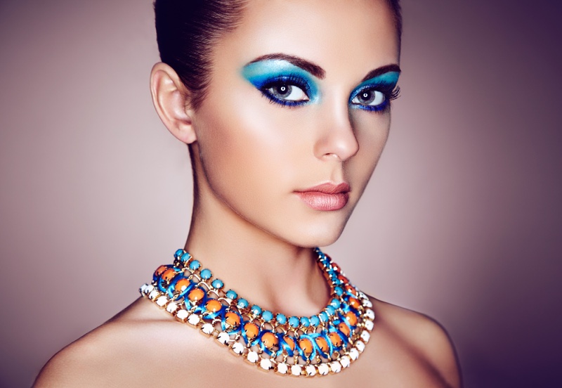 Beauty Model Blue Eyeshadow Colorful Collar Necklace