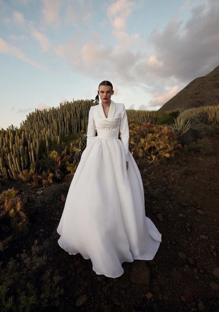 Cara Taylor Poses in Romantic Looks for Vogue China Cara Taylor Poses in Romantic Looks for Vogue China