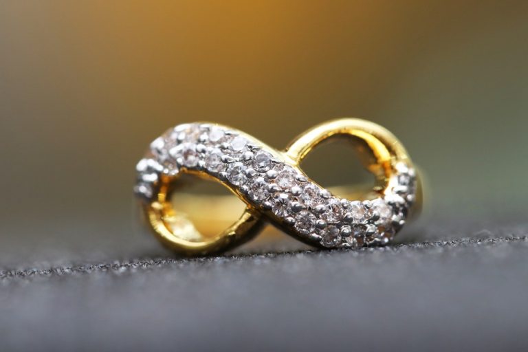 ring with infinity stones