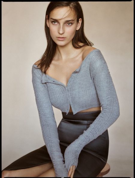 Julia Bergshoeff Poses in Elegant Knits for Vogue Poland Julia Bergshoeff Poses in Elegant Knits for Vogue Poland