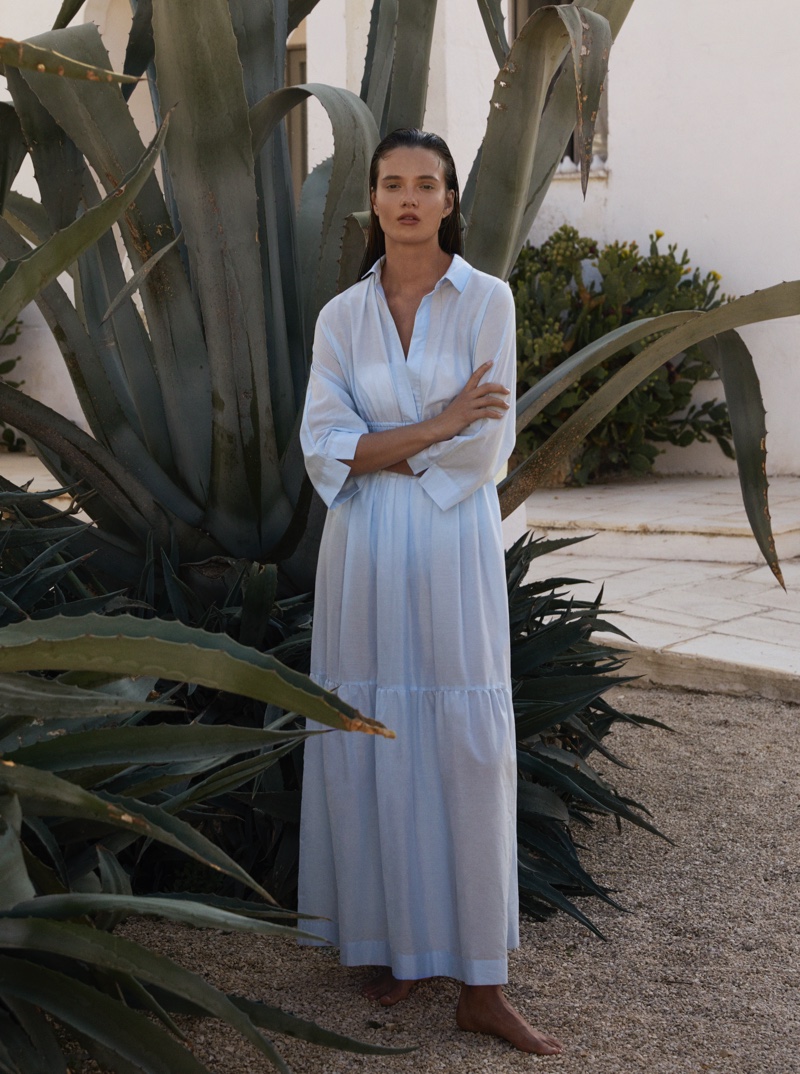 An image from Max Mara Leisure Beachwear's spring-summer 2020 lookbook