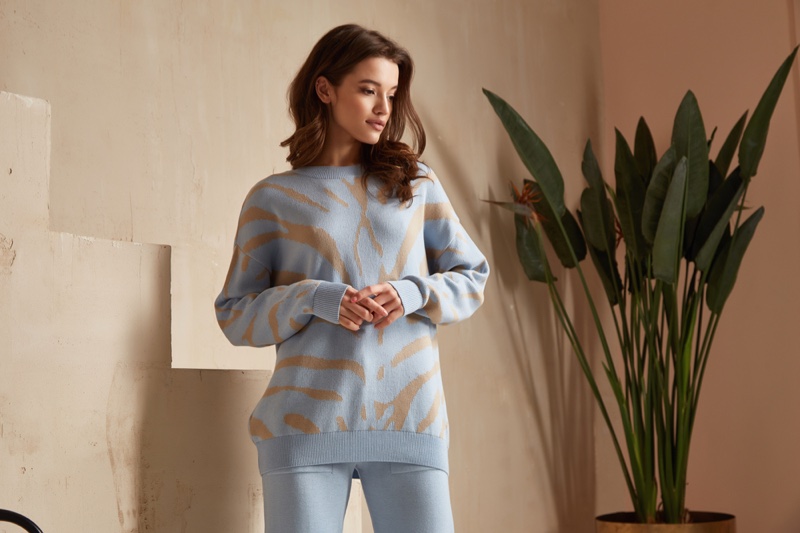 Model Print Sweater Blue