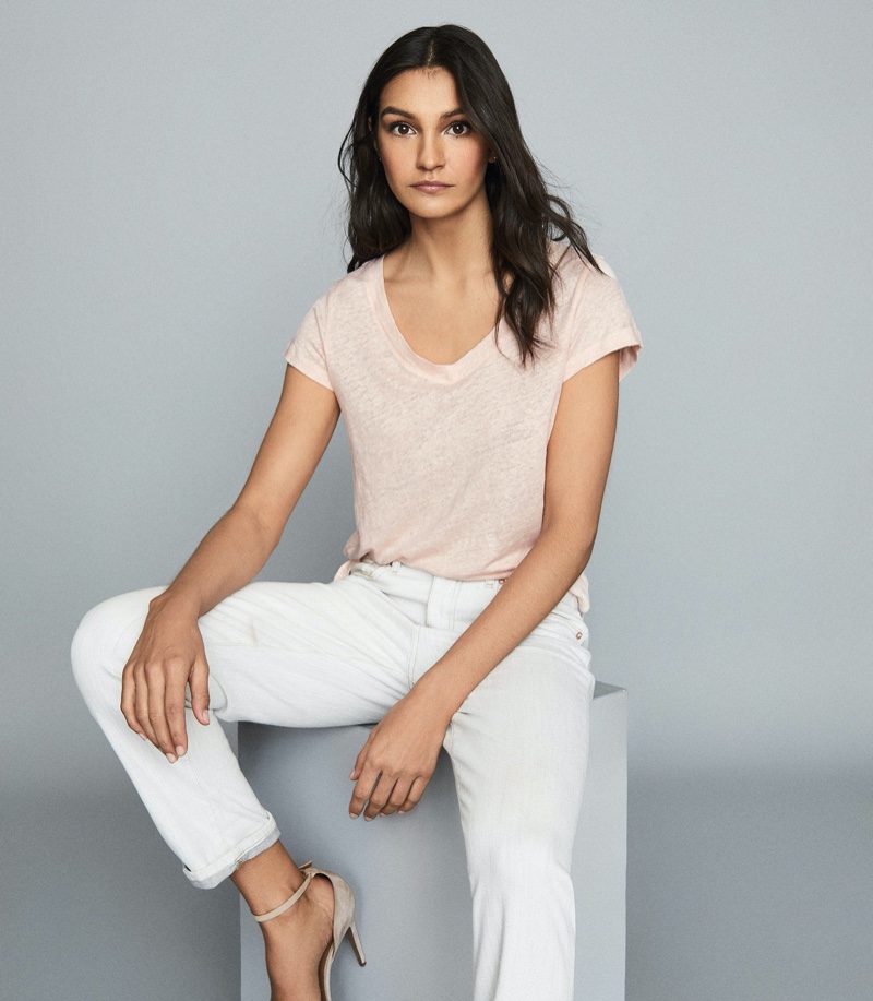 Reiss Lotta Linen V-Neck T-Shirt in Pink $85