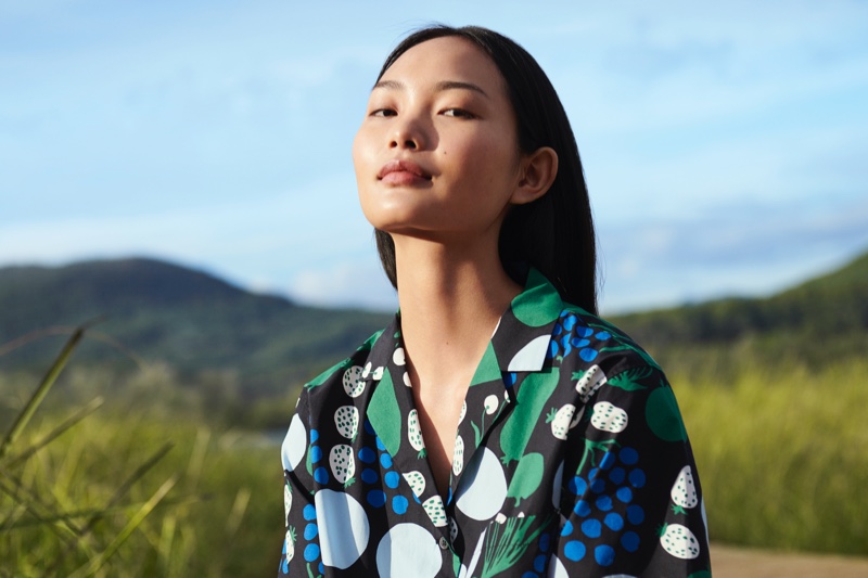 An image from Uniqlo x Marimekko's spring 2020 advertising campaign.
