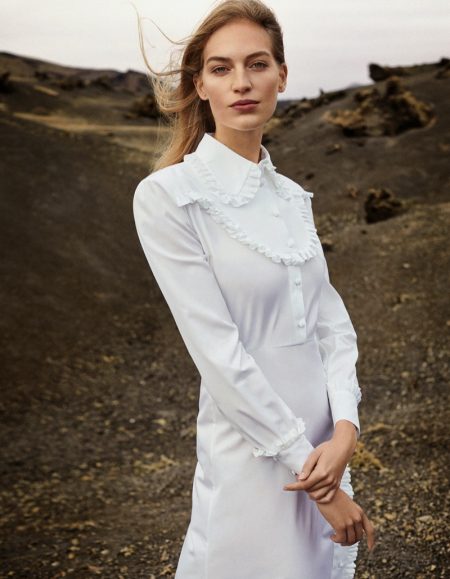 Vanessa Axente Embraces Outdoor Fashion in Harper's Bazaar Spain Vanessa Axente Embraces Outdoor Fashion in Harper's Bazaar Spain