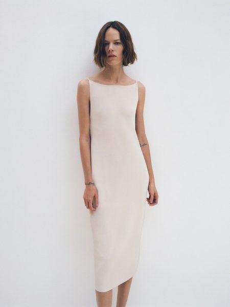 Freja Beha Erichsen Is Front & Center in COS Spring 2020 Campaign Freja Beha Erichsen appears in COS spring-summer 2020 campaign.