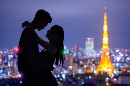 What To Know About Having a Honeymoon in Japan Couple Tokyo Silhouette Romantic