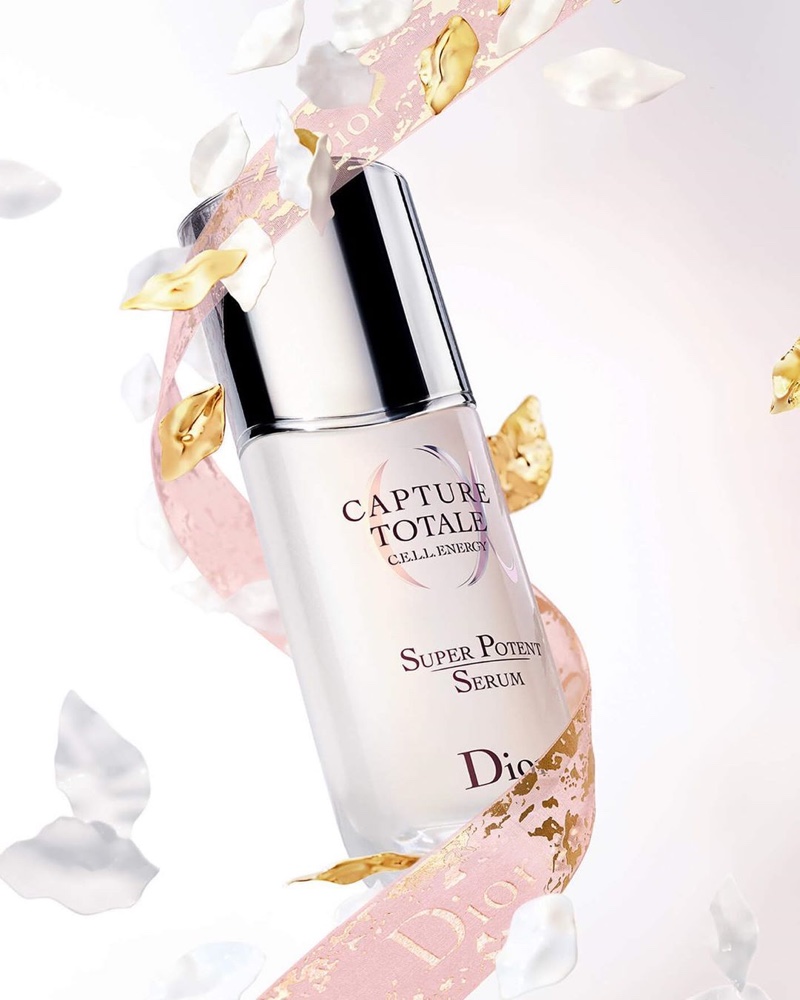 A look at Dior's Capture Totale Super Potent Serum.