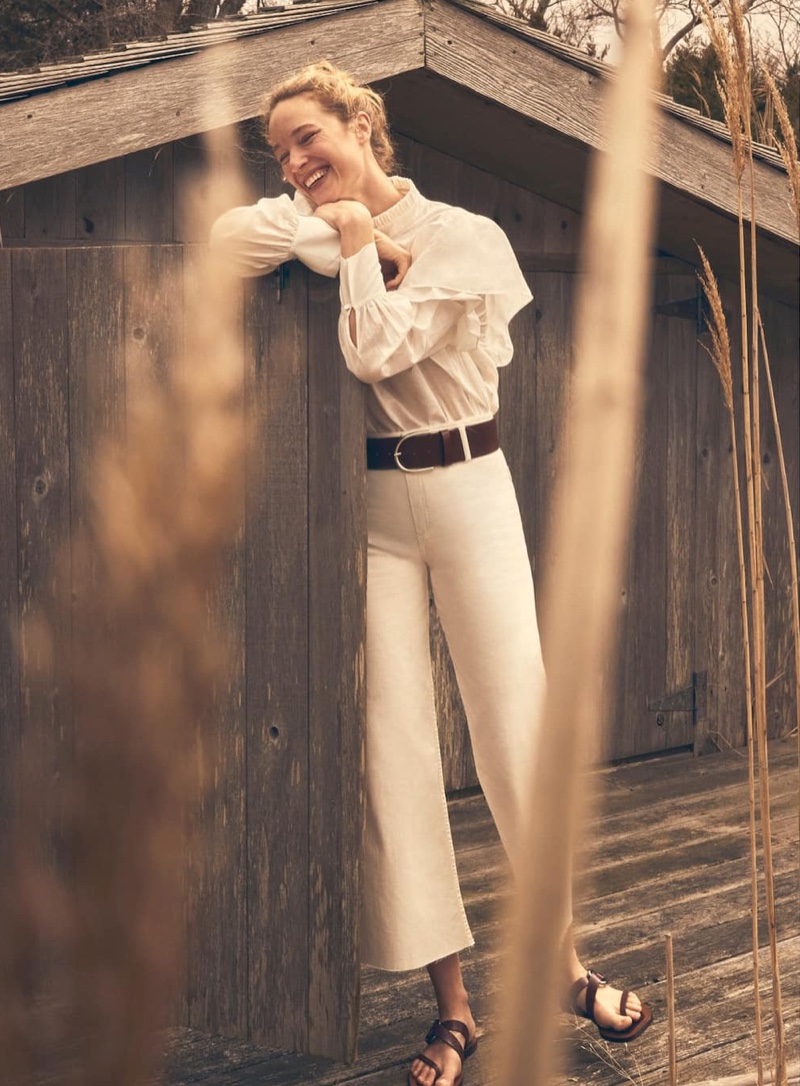 Massimo Dutti highlights romantic looks for its spring-summer 2020 trend guide.
