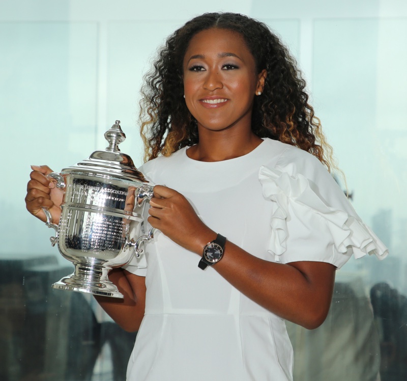 2018 US Open champion Naomi Osaka poses with US Open trophy in New York