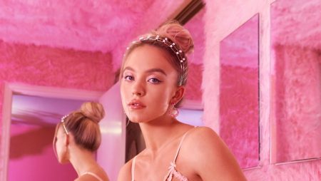Sydney Sweeney Looks Pretty in Pink for Savage Lingerie Sydney Sweeney Looks Pretty in Pink for Savage Lingerie